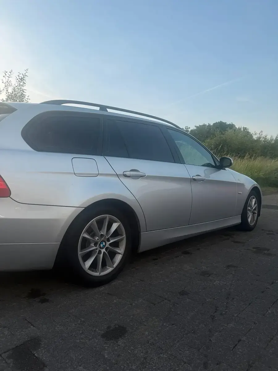 Gebraucht BMW 320 150 PS (110 kW) 2007 Silber Kombi