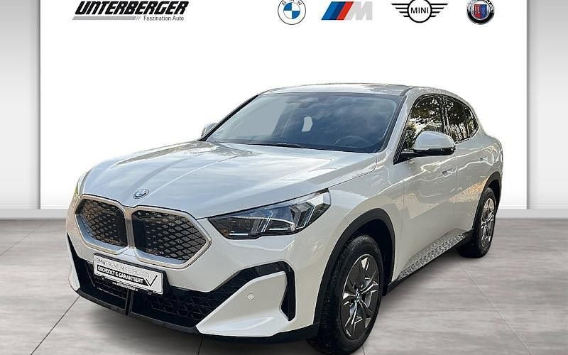 Gebraucht BMW iX2 Shadowline 150 kW (204 PS) 2024 Weiß SUV