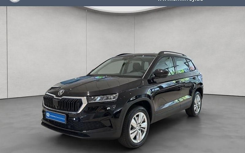 Schwarz Gebraucht 2024 Skoda Karoq Selection SUV | 34.995 € (Etwas zu teuer) - Bild 1/4