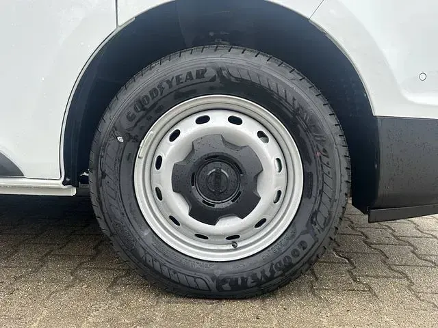 Neu Nissan Primastar N-Connecta 131 PS (96 kW) 2026 Van / Kleinbus