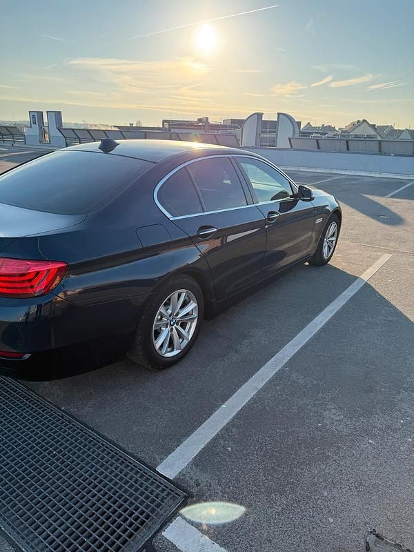 Gebraucht BMW 520 191 PS (140 kW) 2015 Blau Limousine