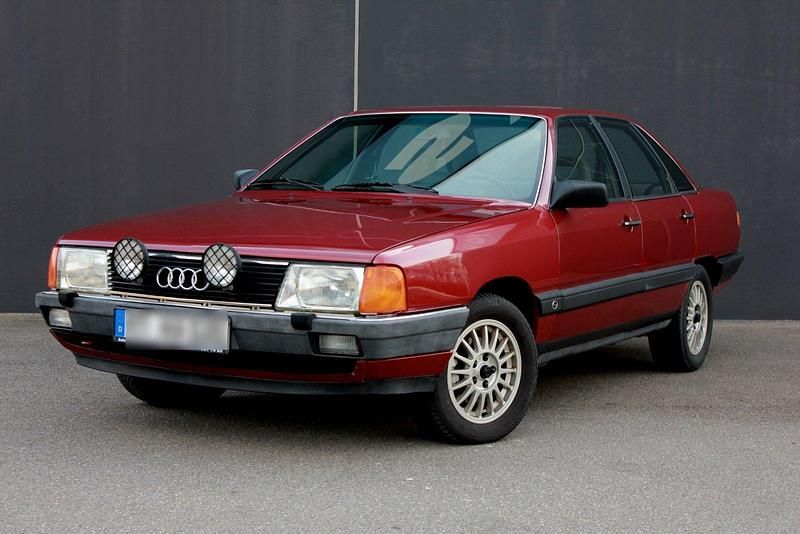 Rot Gebraucht 1985 Audi 100 Limousine | 5.400 € - Bild 1/4