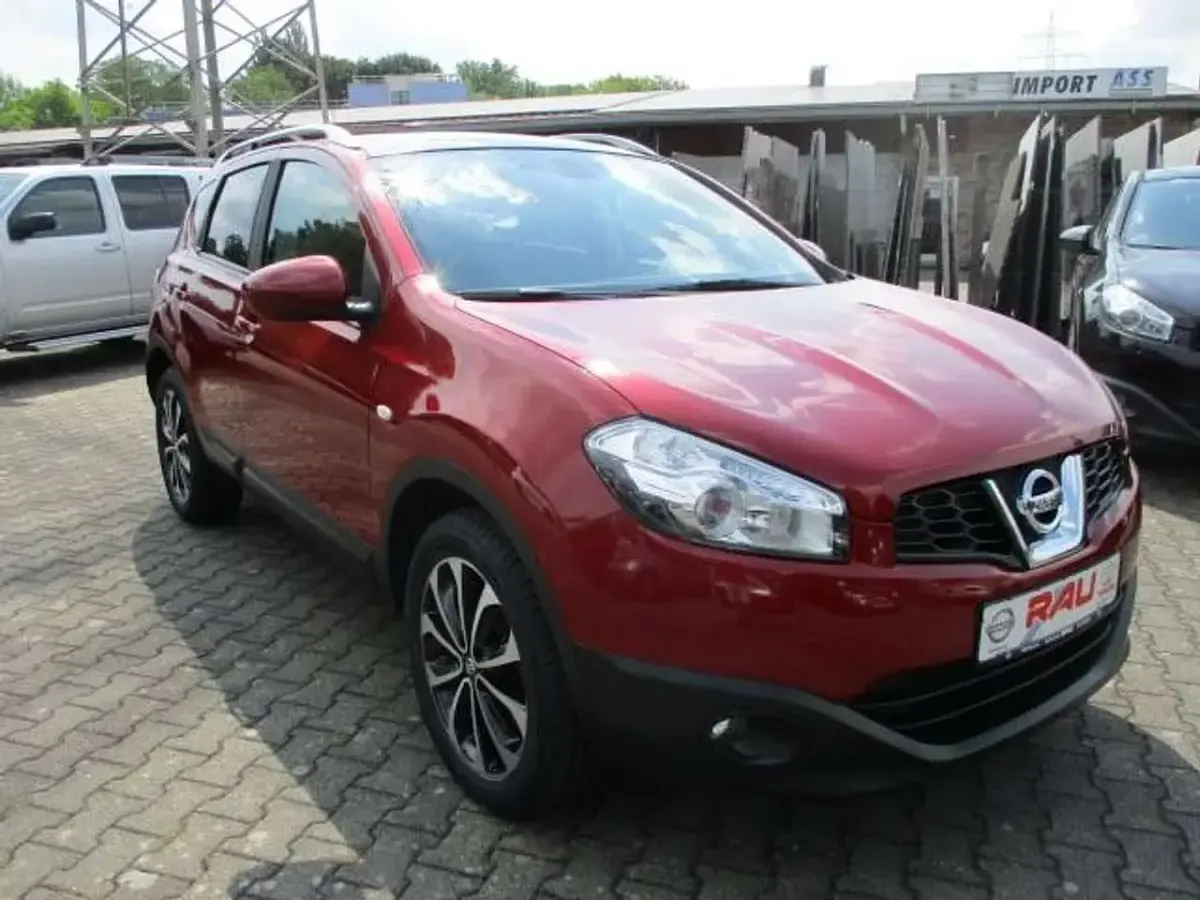 Gebraucht Nissan Qashqai I-Way 141 PS (103 kW) 2012 Naj new red SUV