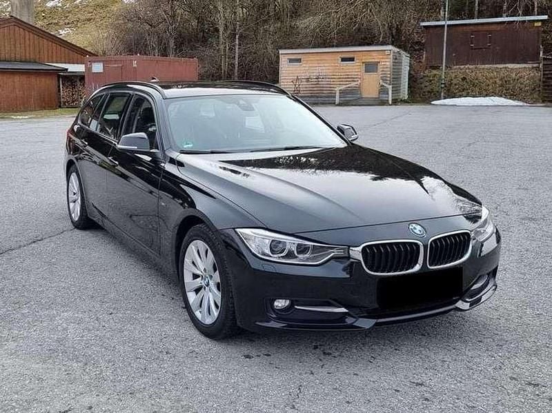 Gebraucht BMW 320 Sport Line 184 PS (135 kW) 2015 Schwarz Kombi