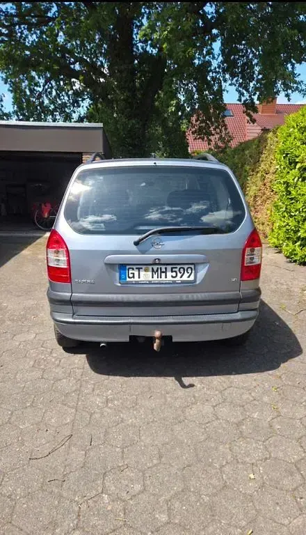 Gebraucht Opel Zafira 125 PS (91 kW) 2004 Silber Van / Kleinbus