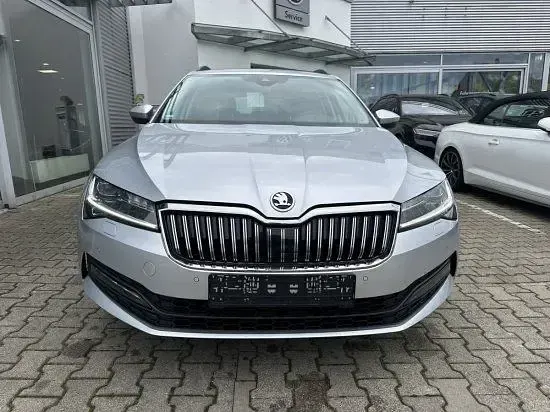 Gebraucht Skoda Superb Style 150 PS (110 kW) 2020 Silber Kombi