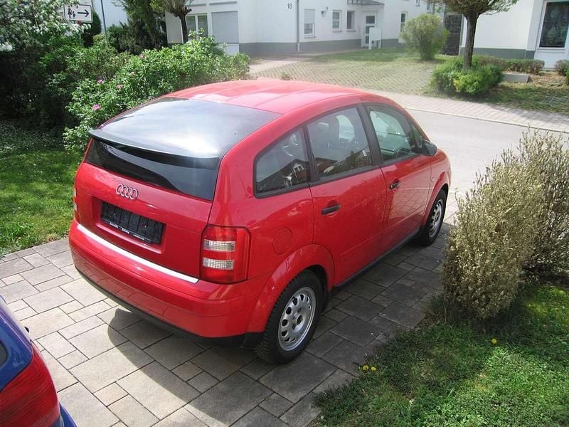 Gebraucht Audi A2 61 PS (44 kW) 2004 Rot Kleinwagen