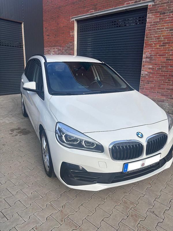 Gebraucht BMW 218 Efficient Dynamics 150 PS (110 kW) 2019 Weiß Kombi