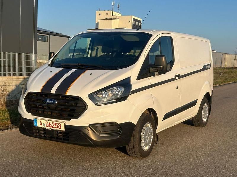 Gebraucht Ford Transit Custom 105 PS (77 kW) 2018 Weiß Van / Kleinbus