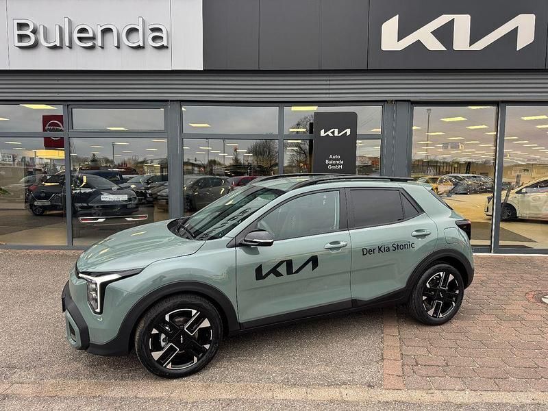 Neu Kia Stonic GT-Line 114 PS (83 kW) 2025 Grün SUV