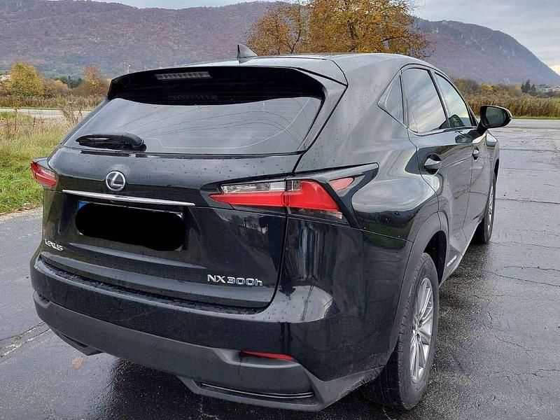 Gebraucht Lexus NX300h E-FOUR 155 PS (114 kW) 2016 Schwarz SUV