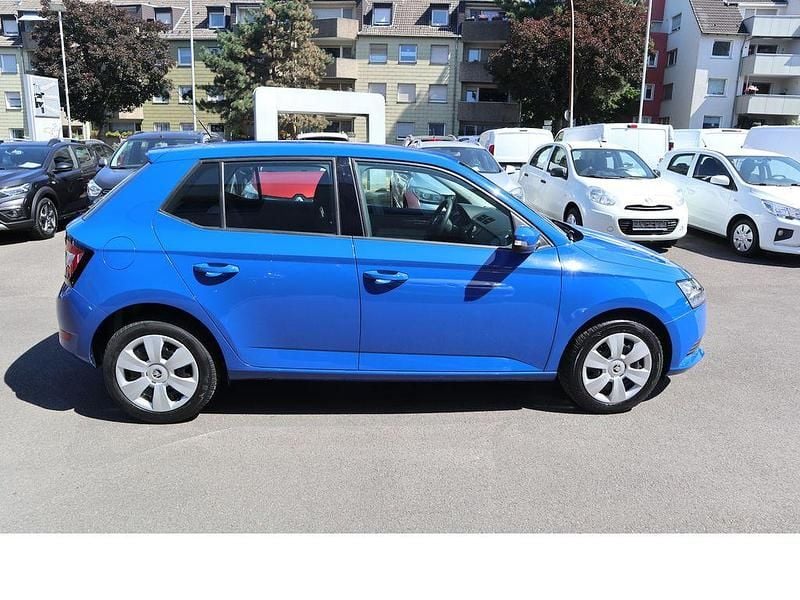 Gebraucht Skoda Fabia Cool Plus 60 PS (44 kW) 2019 Blau Limousine