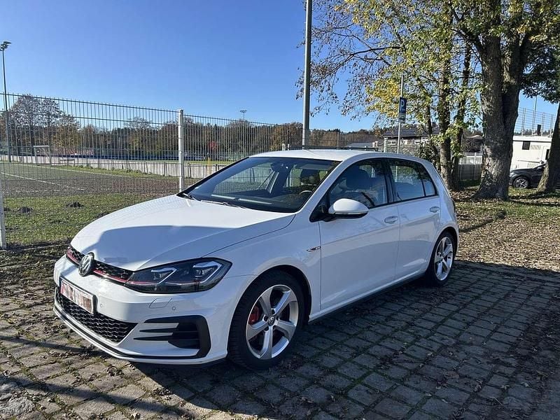 Weiß Gebraucht 2019 VW Golf VII GTI Limousine | 18.100 € (Guter Preis) - Bild 1/4