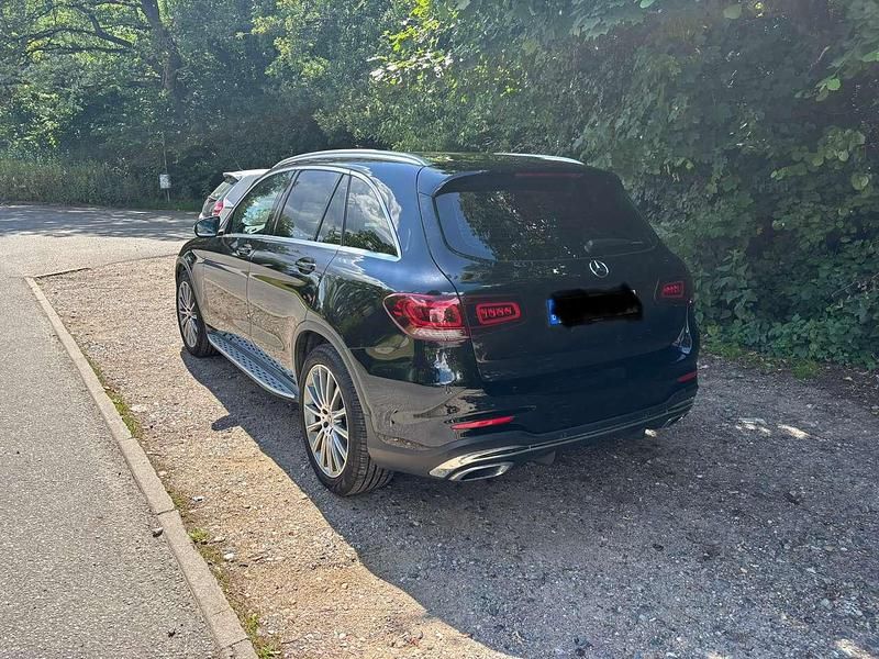Gebraucht Mercedes GLC400d 330 PS (242 kW) 2021 Schwarz SUV