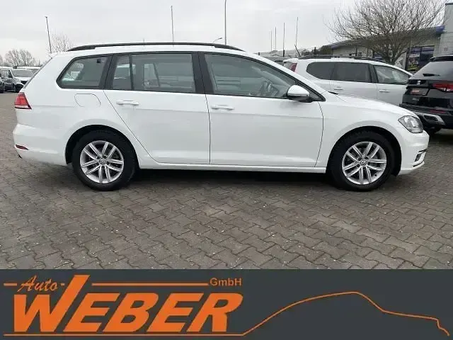 Gebraucht VW Golf VII Comfortline 150 PS (110 kW) 2020 Pure white Kombi