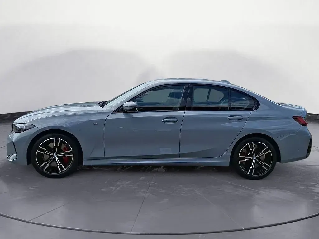 Gebraucht BMW 320 M Sport 184 PS (135 kW) 2025 Grau Limousine