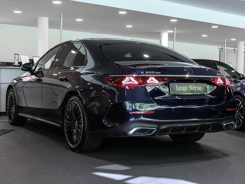 Gebraucht Mercedes E300 AMG 313 PS (230 kW) 2024 Blau nautikblau Limousine