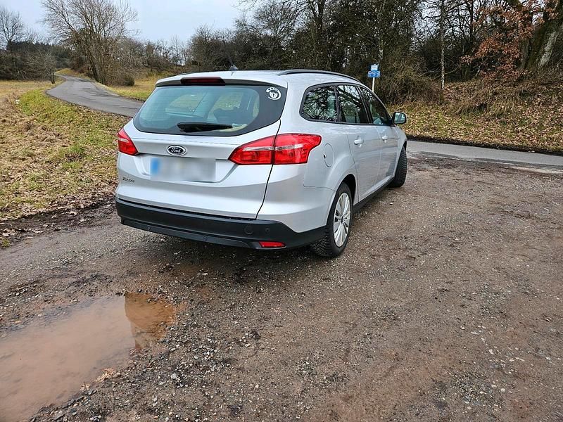 Gebraucht Ford Focus Business Edition 120 PS (88 kW) 2017 Silber Kombi