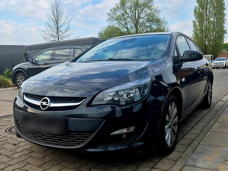 Gebraucht Opel Astra 120 PS (88 kW) 2014 Schwarz Kleinwagen