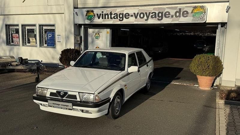 Gebraucht Alfa Romeo 75 109 PS (80 kW) 1990 Weiß Limousine