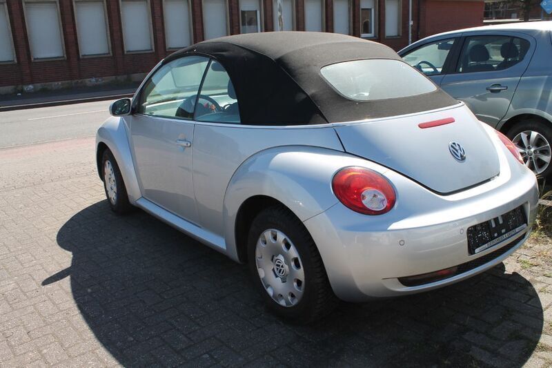 Gebraucht VW New Beetle Cabriolet 116 PS (85 kW) 2007 Reflexsilber metallic Cabrio