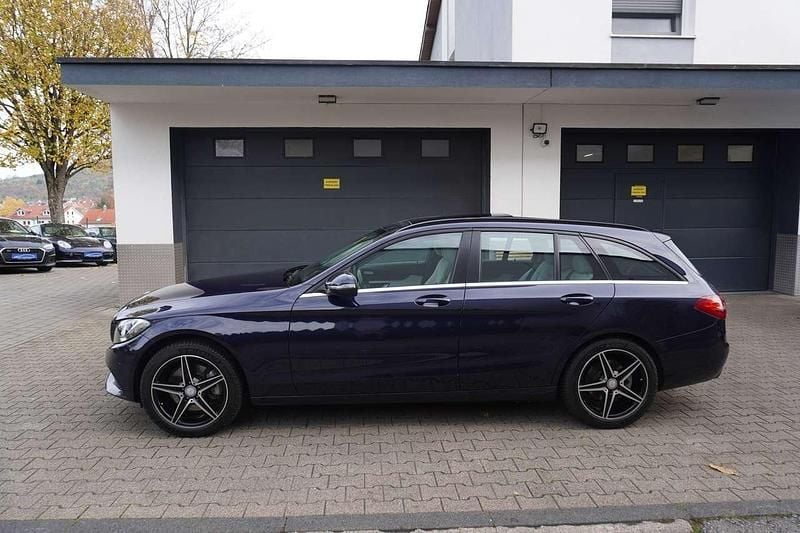 Gebraucht Mercedes C250 204 PS (150 kW) 2016 Blau Kombi