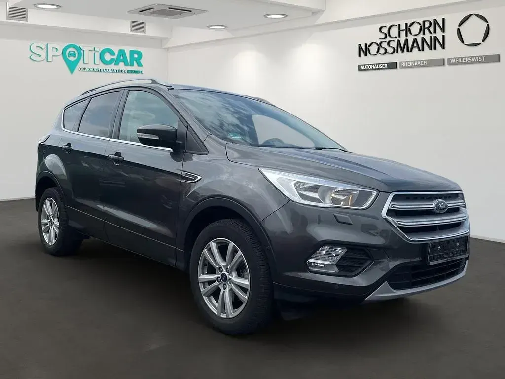 Gebraucht Ford Kuga Trend 120 PS (88 kW) 2017 Grau SUV