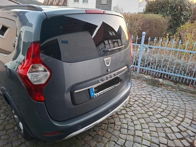 Gebraucht Dacia Lodgy Stepway 102 PS (75 kW) 2018 Grau Van / Kleinbus