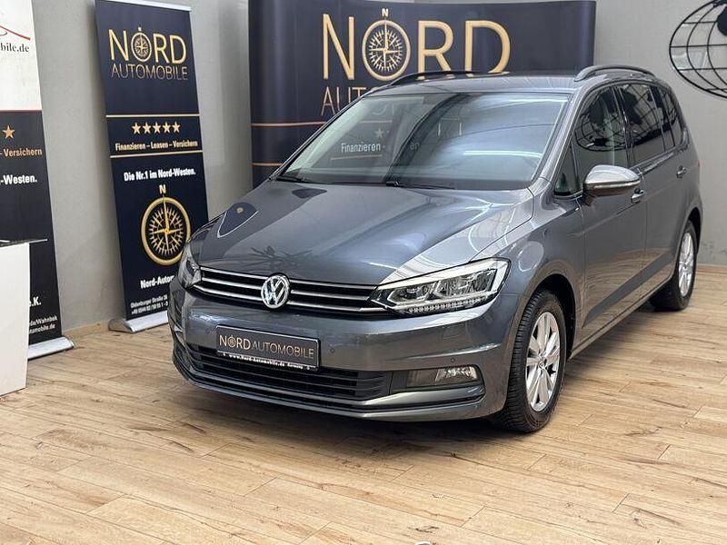 Grau Gebraucht 2021 VW Touran Van / Kleinbus | 22.490 € (Guter Preis) - Bild 1/3