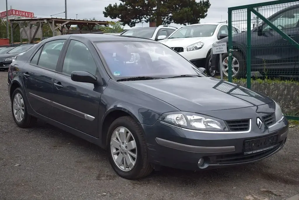 Gebraucht Renault Laguna II Avantage 131 PS (96 kW) 2006 Grau Limousine
