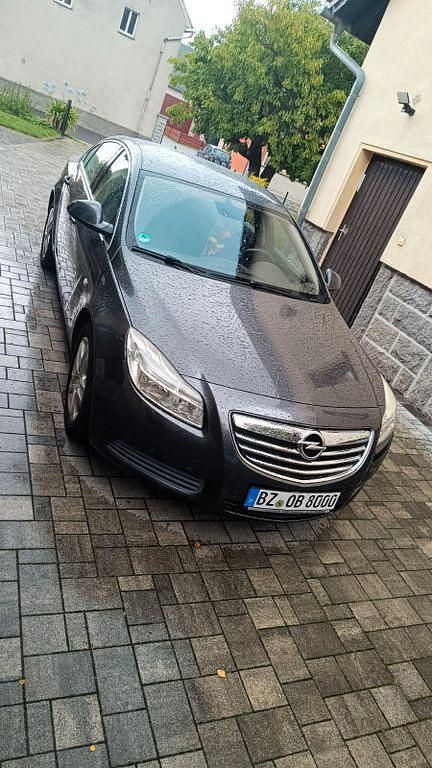 Grau Gebraucht 2009 Opel Insignia Edition Limousine | 4.990 € (Etwas zu teuer) - Bild 1/4