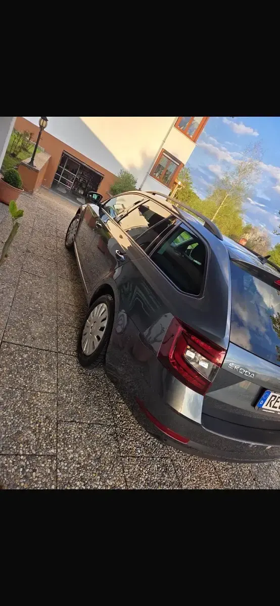 Gebraucht Skoda Octavia Clever 115 PS (84 kW) 2018 Grau Kombi