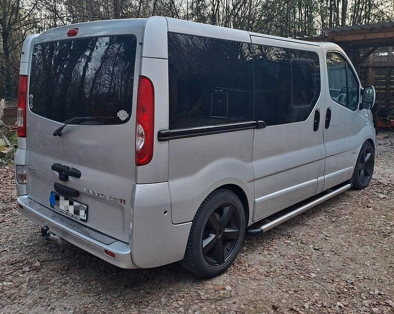 Gebraucht Opel Vivaro 114 PS (83 kW) 2008 Silber Van / Kleinbus