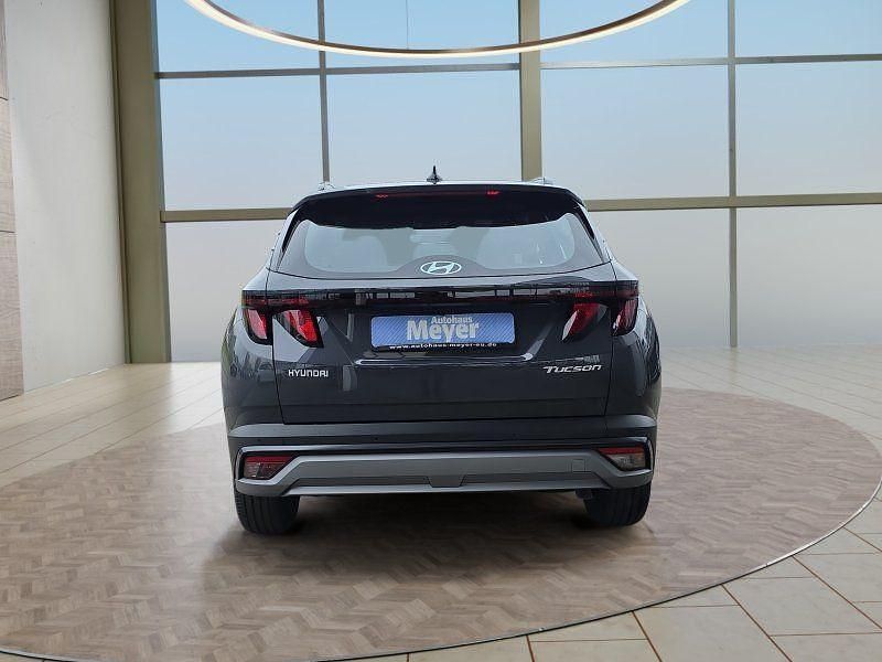 Neu Hyundai Tucson 150 PS (110 kW) 2026 Ecotronic gray SUV