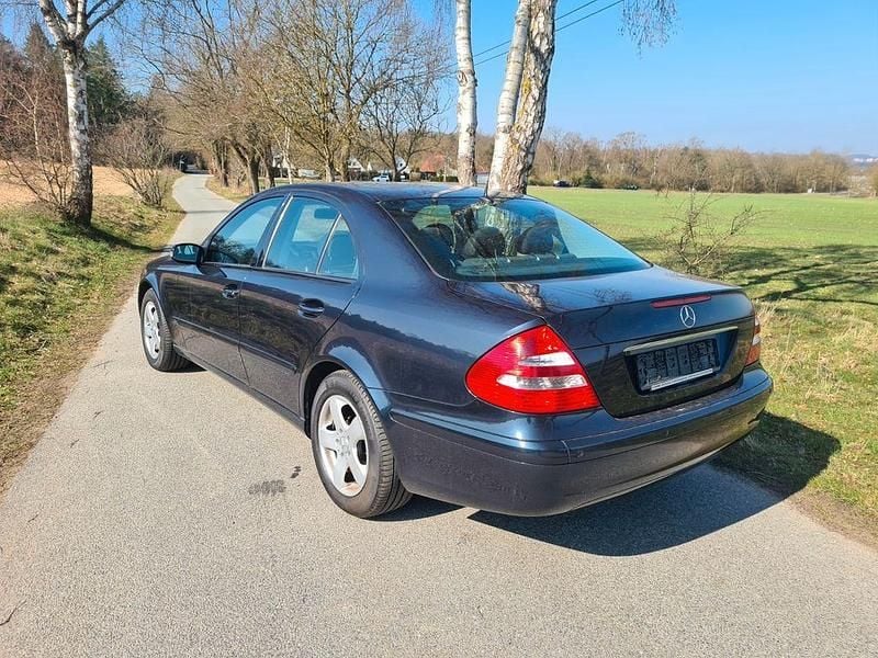 Gebraucht Mercedes E270 Elegance 177 PS (130 kW) 2003 Schwarz Limousine