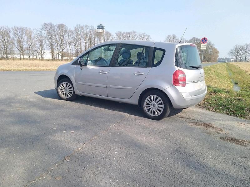 Gebraucht Renault Grand Modus Dynamique 75 PS (55 kW) 2008 Silber Van / Kleinbus