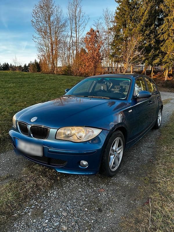 Blau Gebraucht 2005 BMW 120 Kleinwagen | 2.900 € (Guter Preis) - Bild 1/4
