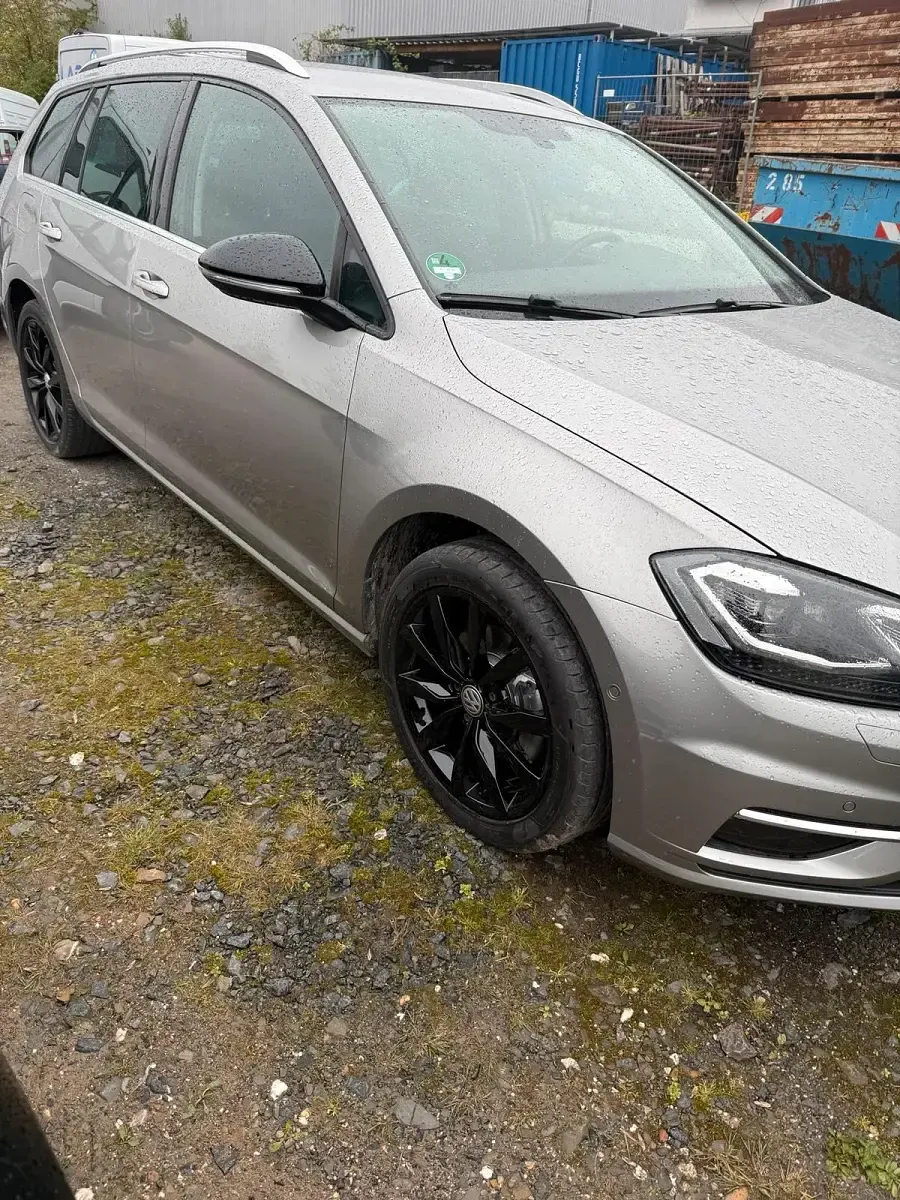 Gebraucht VW Golf VII 150 PS (110 kW) 2017 Gold Kombi