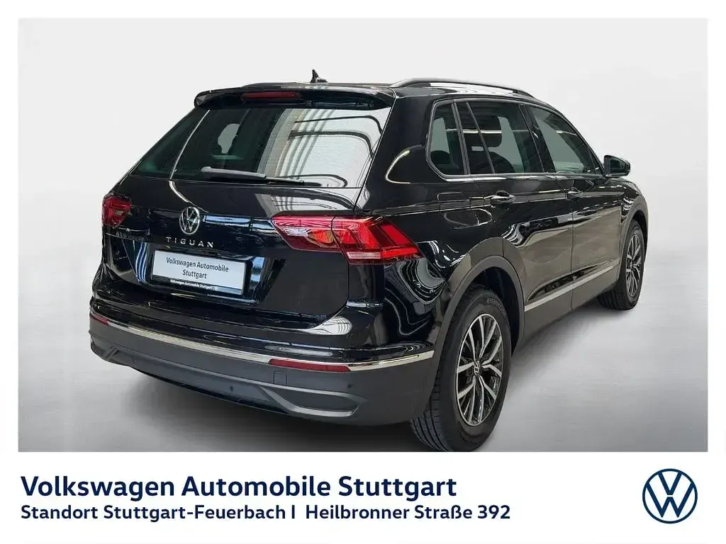 Gebraucht VW Tiguan Life 150 PS (110 kW) 2023 Schwarz SUV