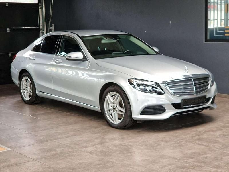 Silber Gebraucht 2018 Mercedes C250 Exclusive Limousine | 21.999 € (Fairer Preis) - Bild 1/2