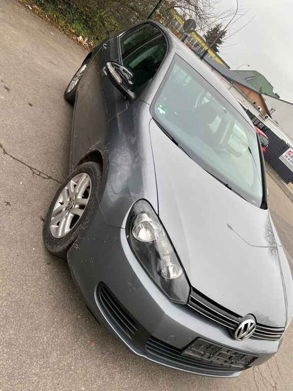 Grau Gebraucht 2009 VW Golf VI Comfortline Limousine | 5.200 € (Fairer Preis) - Bild 1/4