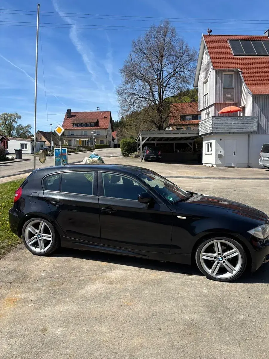 Gebraucht BMW 116 Sport Line 116 PS (85 kW) 2009 Schwarz Kleinwagen
