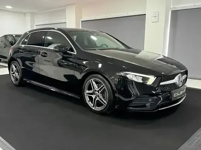 Gebraucht Mercedes A200 AMG line 163 PS (119 kW) 2018 Schwarz Limousine