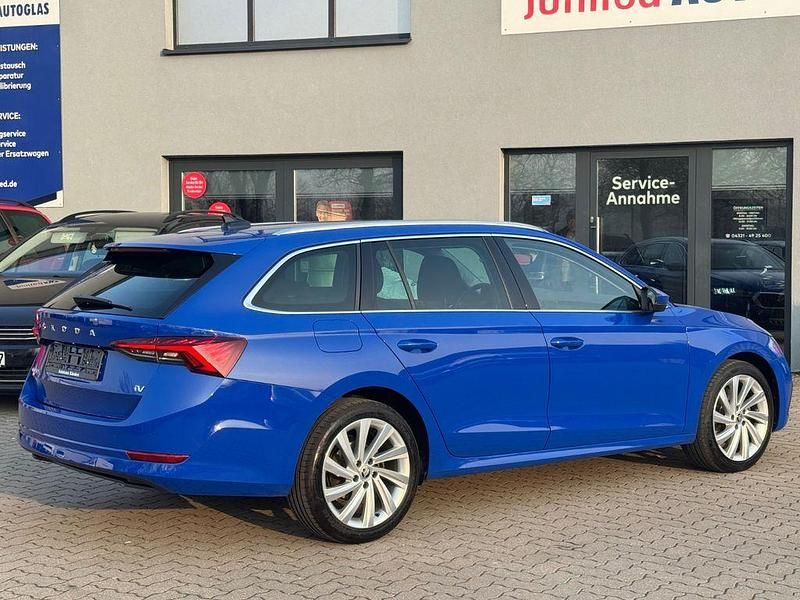 Gebraucht Skoda Octavia Style 204 PS (150 kW) 2022 Blau Kombi