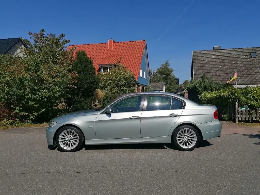 Gebraucht BMW 320 Advantage 163 PS (119 kW) 2006 Grau Limousine