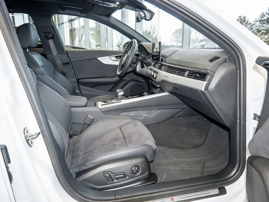 Gebraucht Audi S4 Sport 341 PS (250 kW) 2024 Weiss / arkonaweiss Kombi