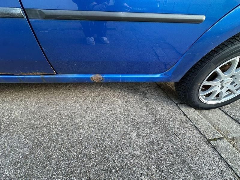 Second-hand Dacia Logan 75 CP (55 kW) 2007 Albastru Berlinǎ