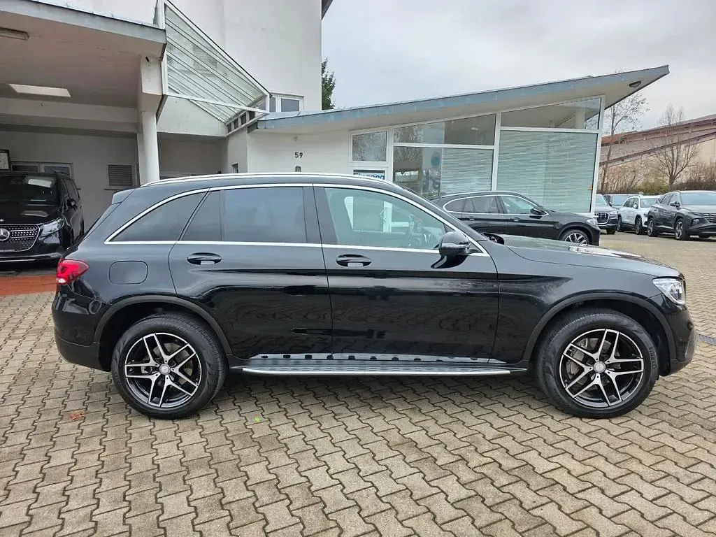 Gebraucht Mercedes GLC220 194 PS (142 kW) 2019 Schwarz SUV