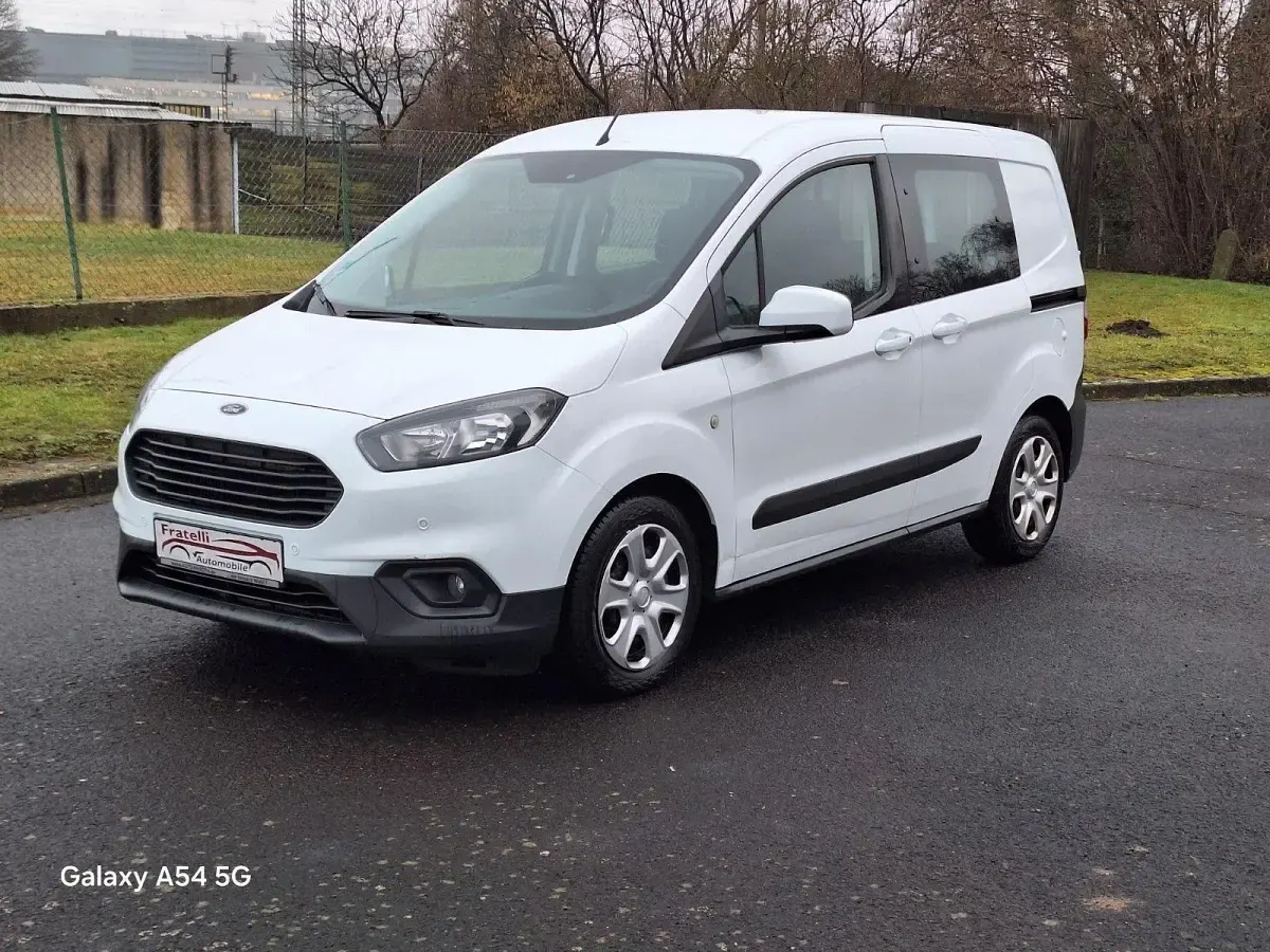 Gebraucht Ford Transit Courier Trend 101 PS (74 kW) 2018 Weiß Van