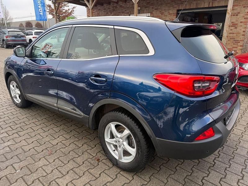Gebraucht Renault Kadjar Experience 131 PS (96 kW) 2015 Blau SUV